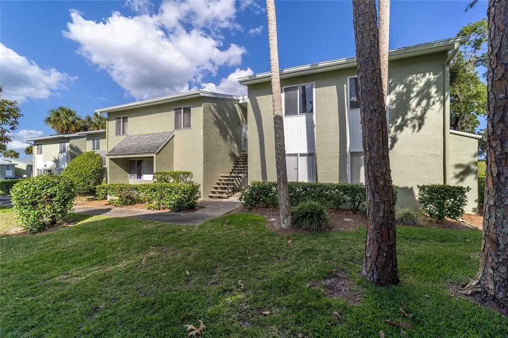 Active With Contract: $135,900 (2 beds, 2 baths, 1304 Square Feet)