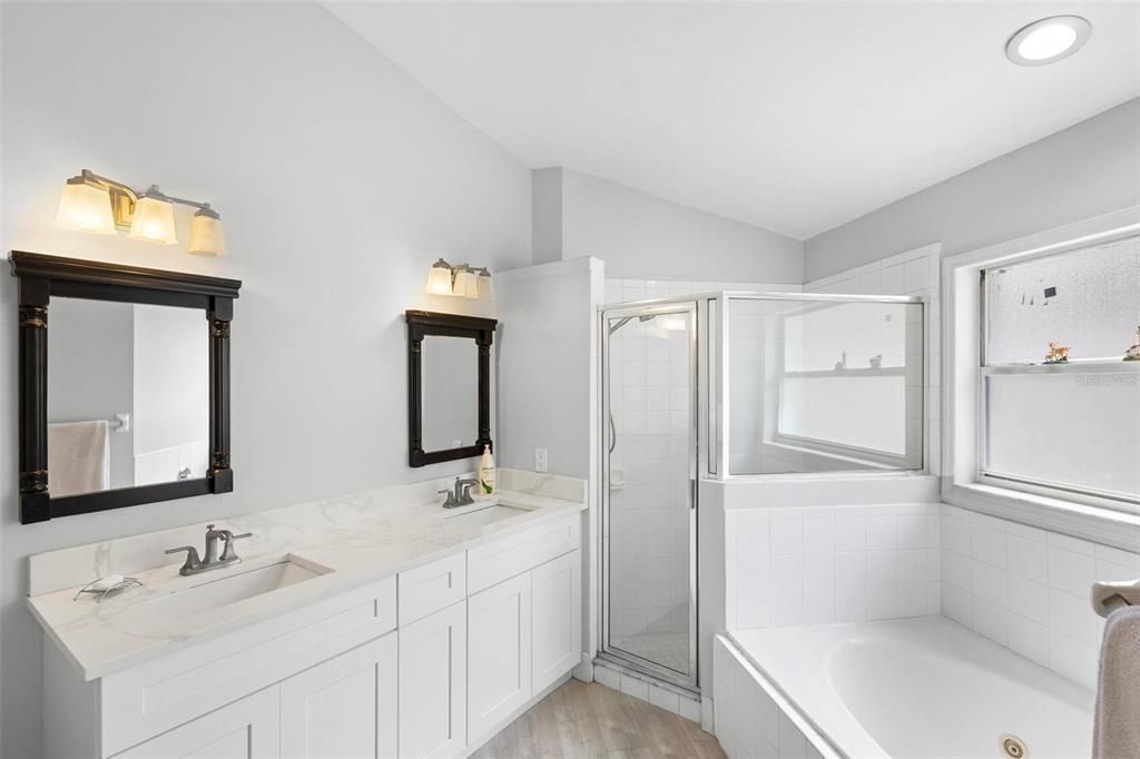 Active With Contract: $390,000 (3 beds, 2 baths, 1367 Square Feet)