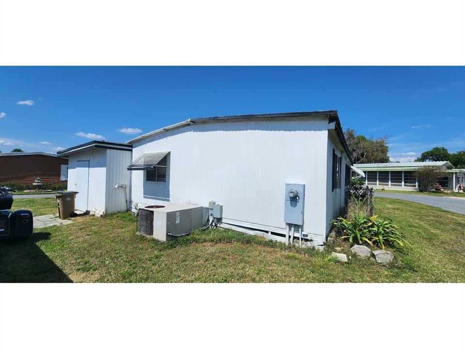 For Sale: $98,990 (2 beds, 2 baths, 828 Square Feet)