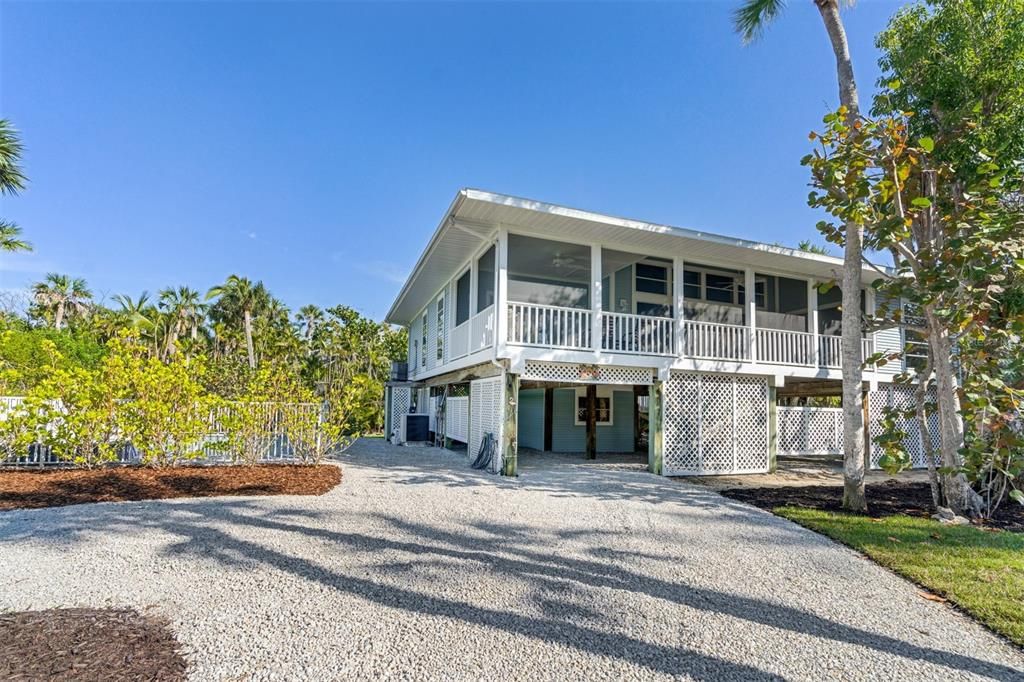 Recently Sold: $1,050,000 (3 beds, 2 baths, 1485 Square Feet)