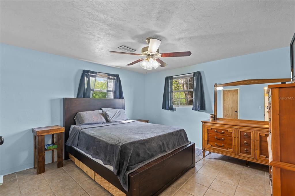 For Sale: $249,900 (3 beds, 1 baths, 1176 Square Feet)