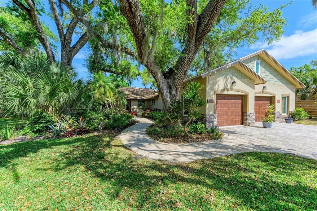 Active With Contract: $789,000 (3 beds, 2 baths, 3165 Square Feet)