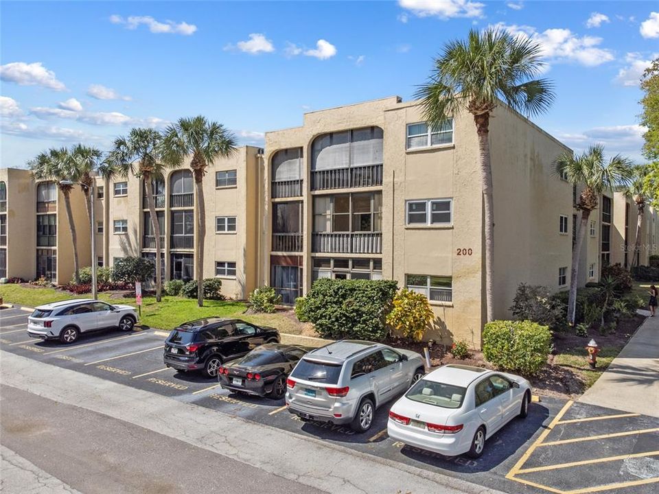 Active With Contract: $165,000 (2 beds, 1 baths, 840 Square Feet)