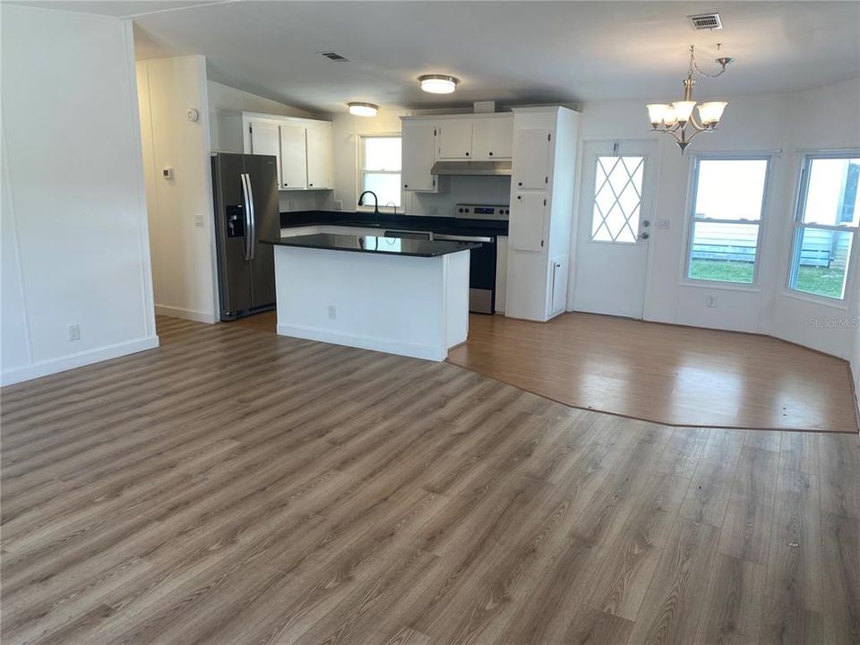 Active With Contract: $150,963 (2 beds, 2 baths, 1092 Square Feet)