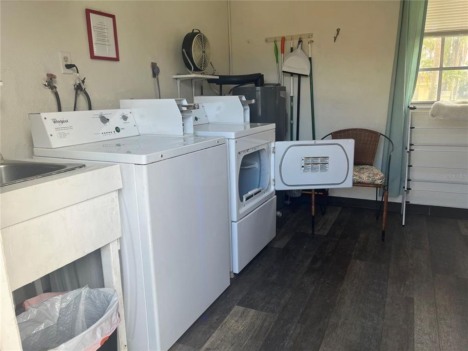 Recently Sold: $139,900 (1 beds, 1 baths, 875 Square Feet)