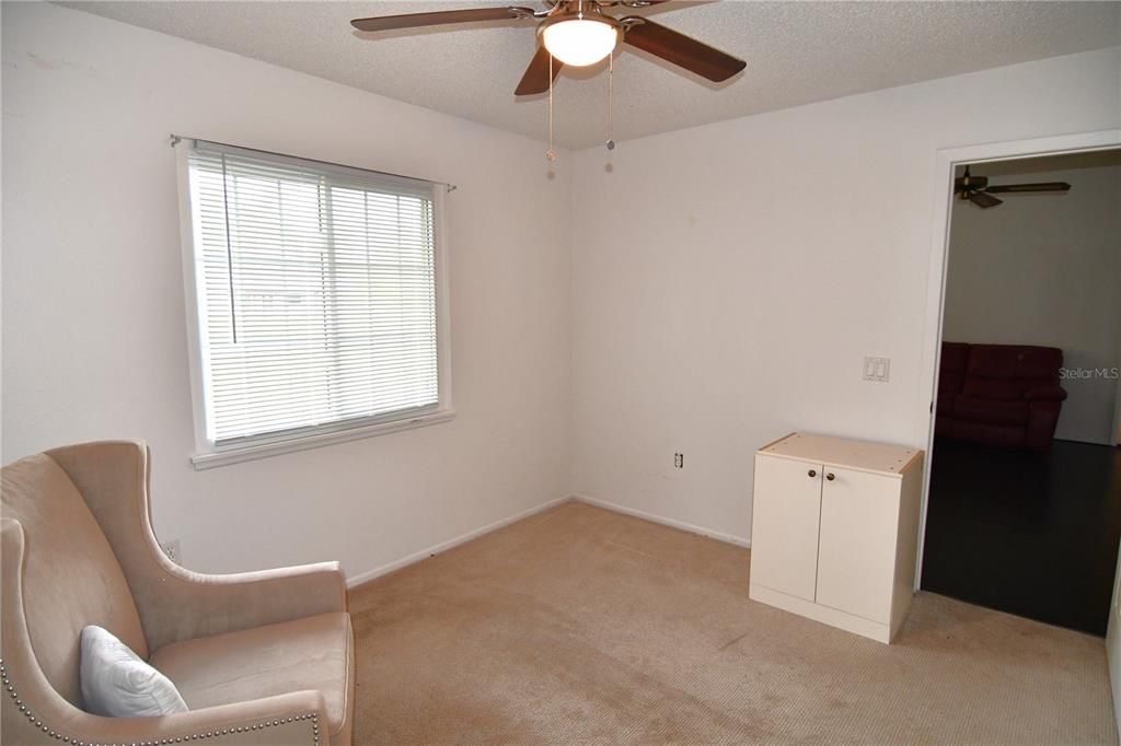 Active With Contract: $199,000 (2 beds, 2 baths, 952 Square Feet)