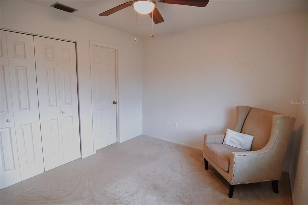 Active With Contract: $199,000 (2 beds, 2 baths, 952 Square Feet)