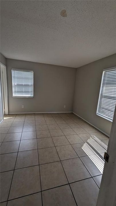 Recently Rented: $1,750 (2 beds, 2 baths, 953 Square Feet)