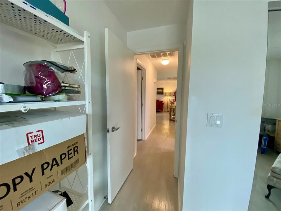 For Sale: $229,900 (2 beds, 2 baths, 1000 Square Feet)