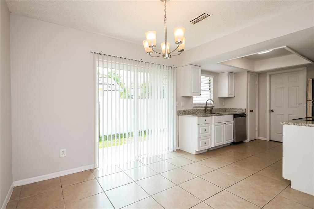 For Sale: $294,900 (3 beds, 2 baths, 1171 Square Feet)