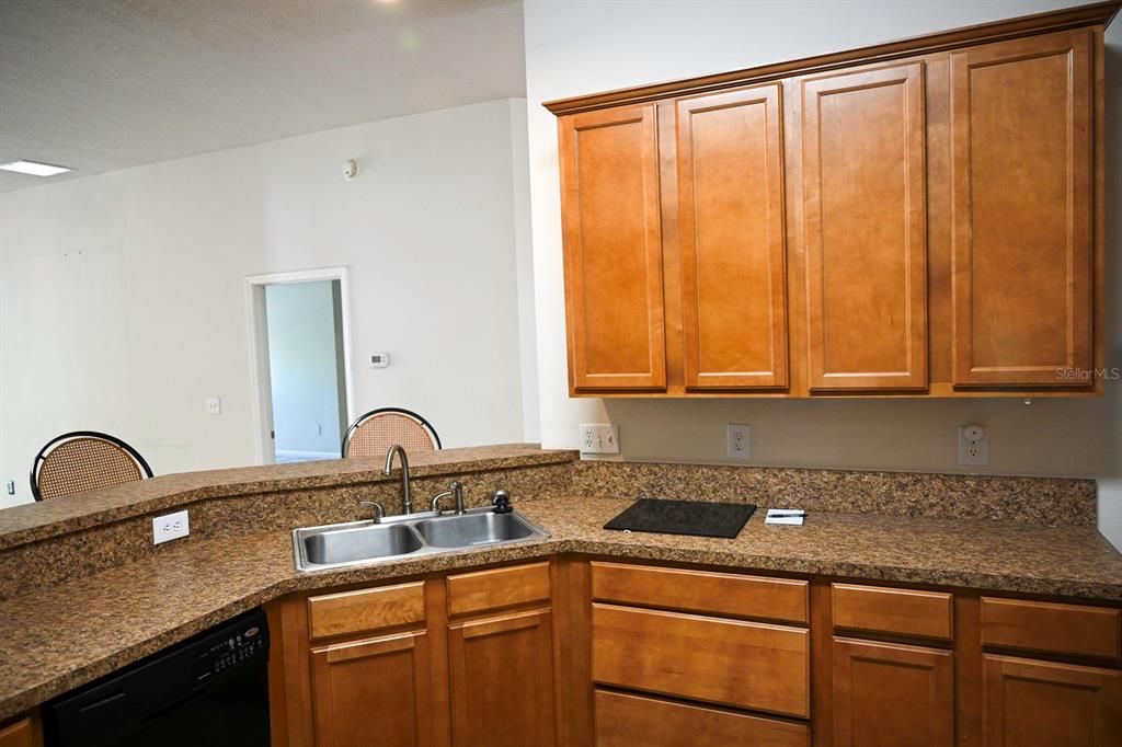 Active With Contract: $380,000 (4 beds, 2 baths, 2176 Square Feet)