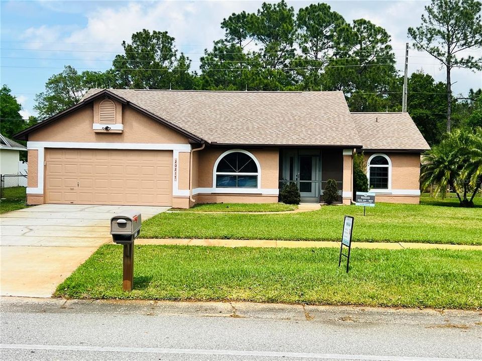 For Sale: $365,000 (3 beds, 2 baths, 1719 Square Feet)