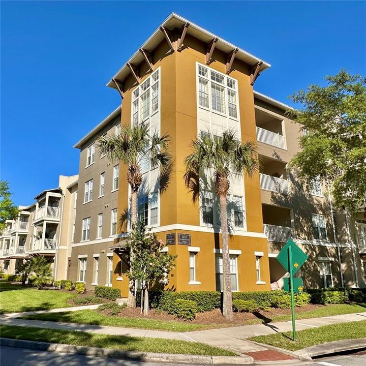 Active With Contract: $525,000 (3 beds, 2 baths, 2136 Square Feet)