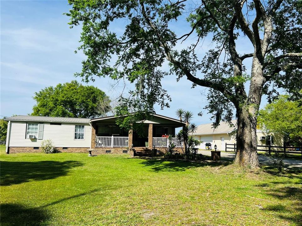 For Sale: $599,900 (3 beds, 2 baths, 1352 Square Feet)