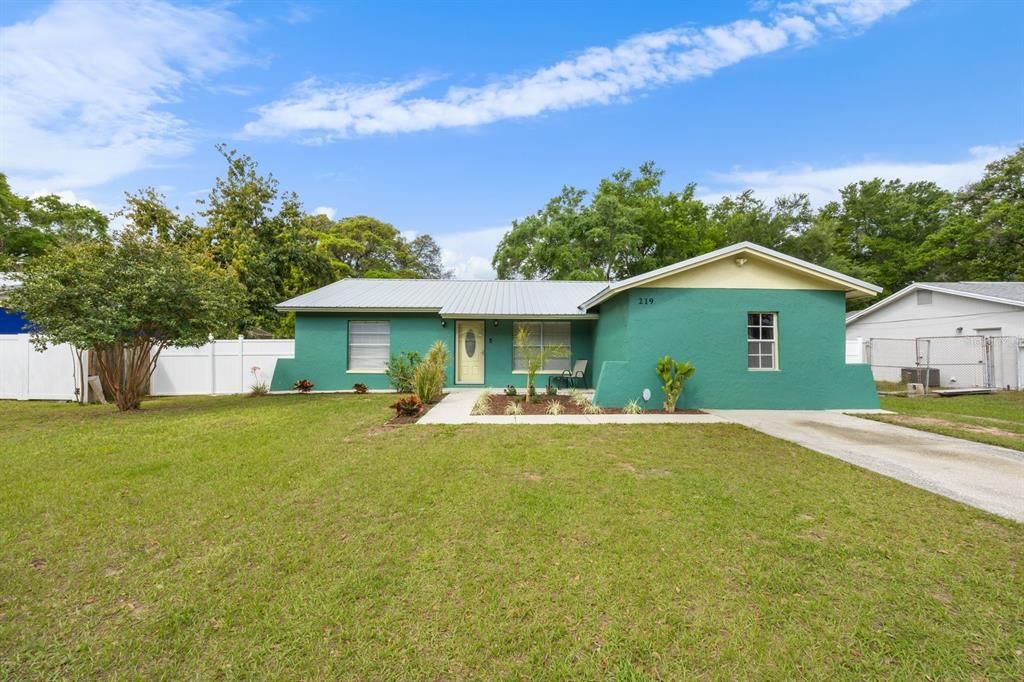 Recently Sold: $334,000 (4 beds, 2 baths, 1636 Square Feet)