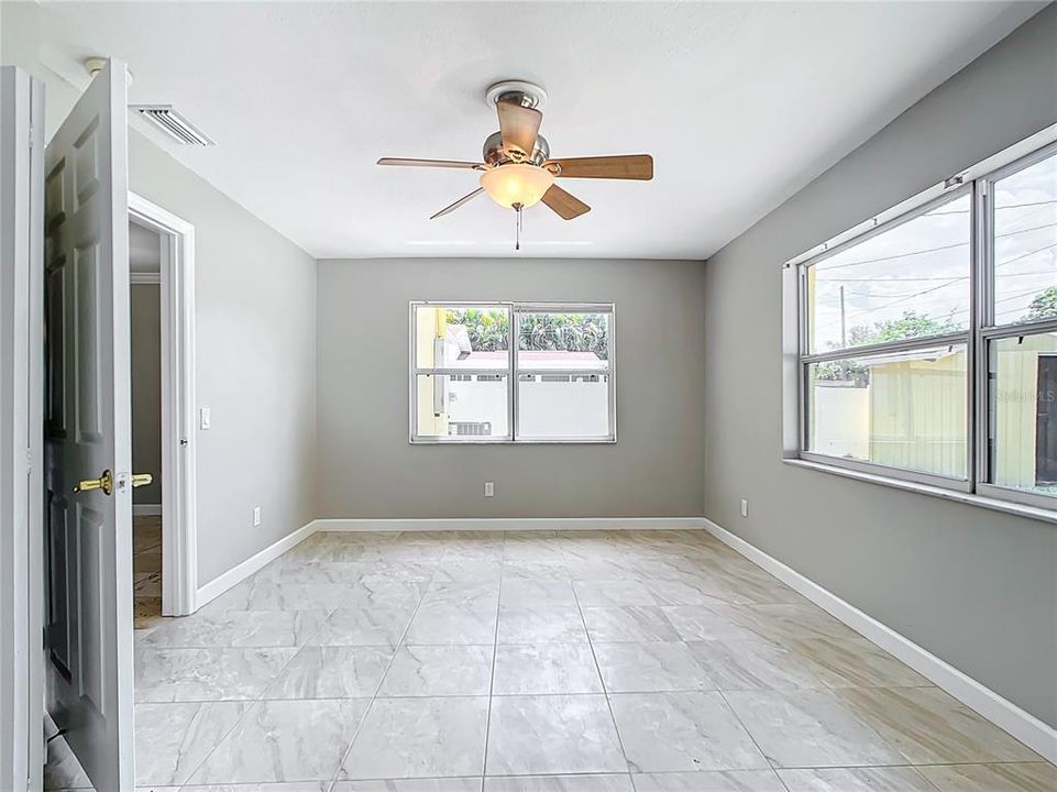 Active With Contract: $2,750 (3 beds, 2 baths, 1276 Square Feet)