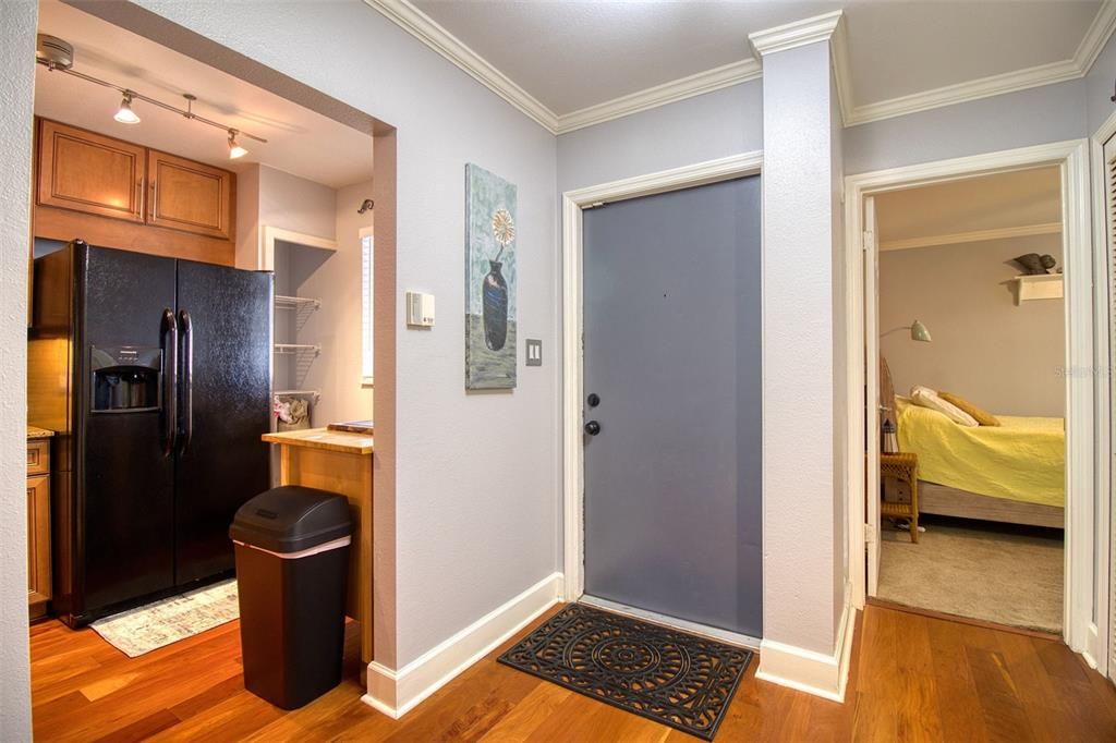 Active With Contract: $2,100 (2 beds, 2 baths, 1175 Square Feet)