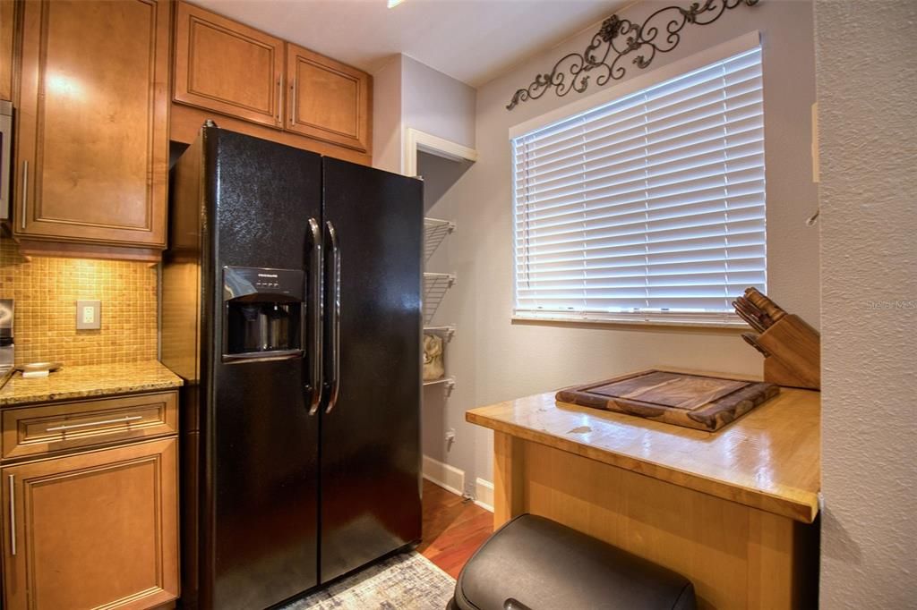 Active With Contract: $2,100 (2 beds, 2 baths, 1175 Square Feet)