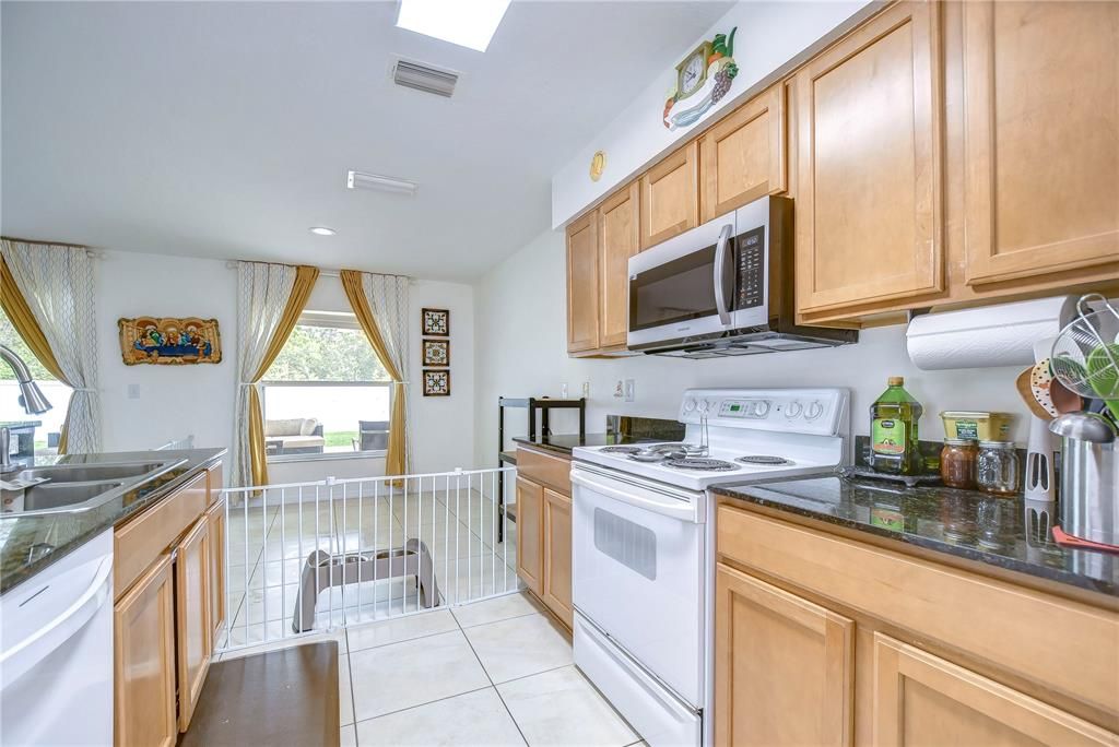 Active With Contract: $2,800 (4 beds, 2 baths, 1741 Square Feet)