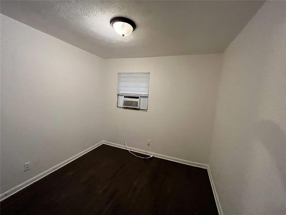 For Rent: $1,050 (2 beds, 1 baths, 716 Square Feet)