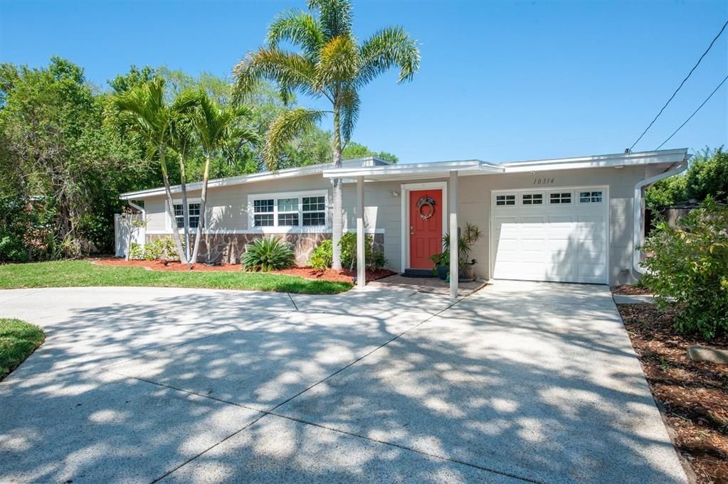 Active With Contract: $479,000 (4 beds, 2 baths, 1398 Square Feet)