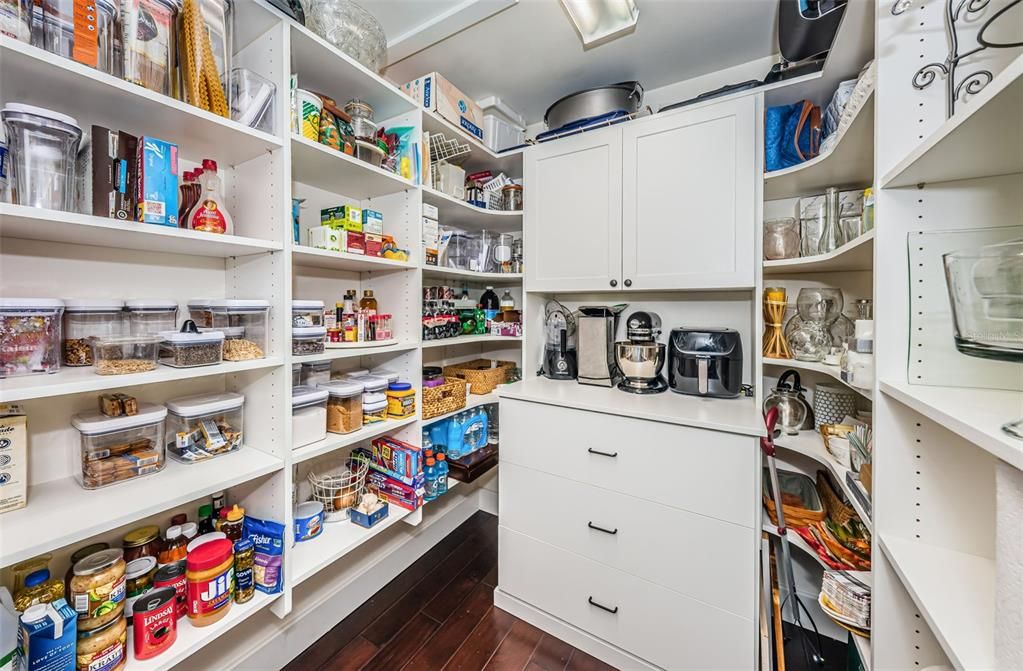 Who doesn't love a spacious walk in pantry!