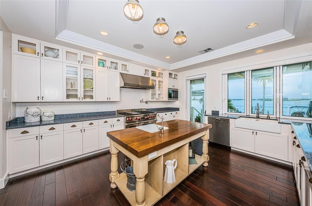 What a dream Kitchen!