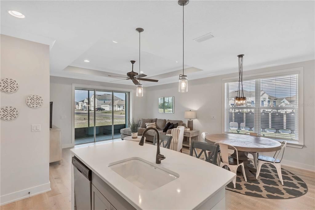 Active With Contract: $394,990 (3 beds, 2 baths, 1386 Square Feet)