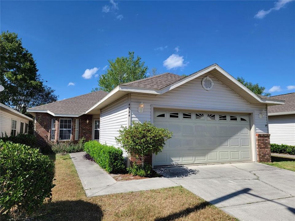 Recently Rented: $1,900 (3 beds, 2 baths, 1380 Square Feet)