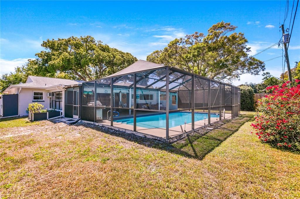 Recently Sold: $599,000 (4 beds, 2 baths, 1639 Square Feet)