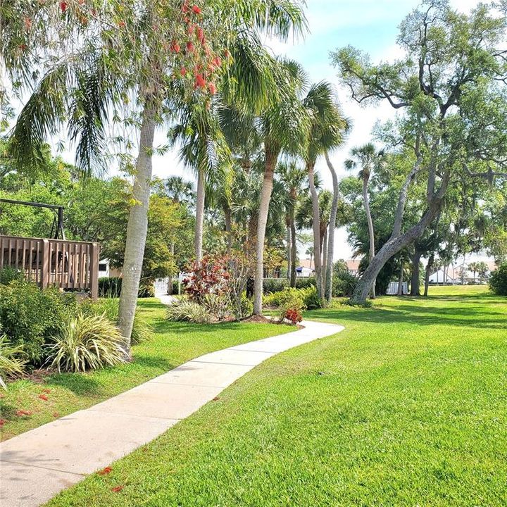 walkway to pool