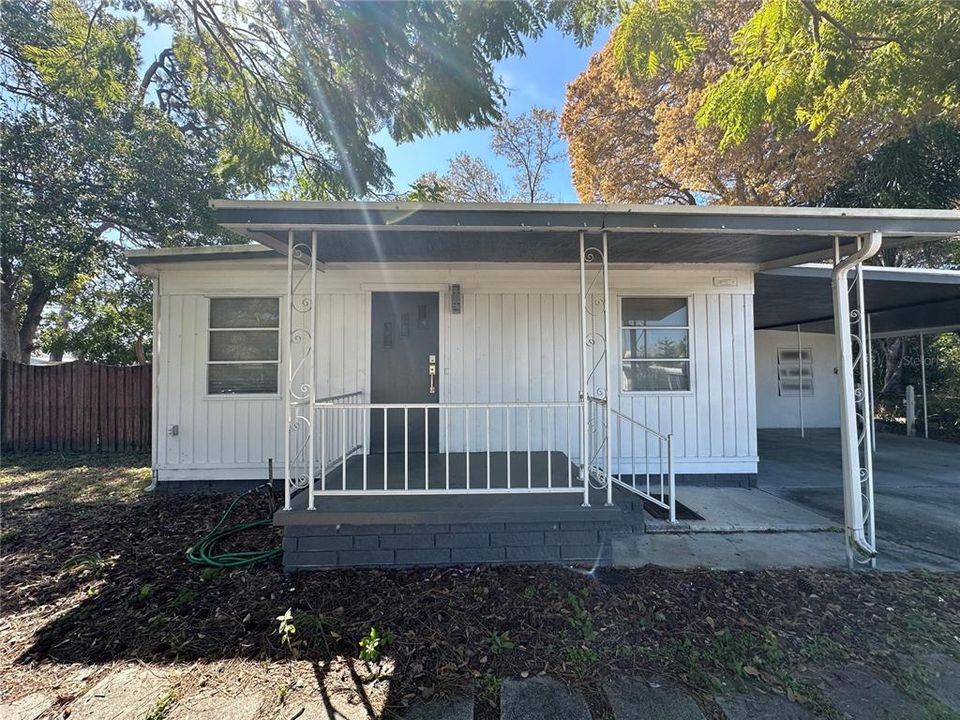 Recently Sold: $179,000 (2 beds, 1 baths, 864 Square Feet)