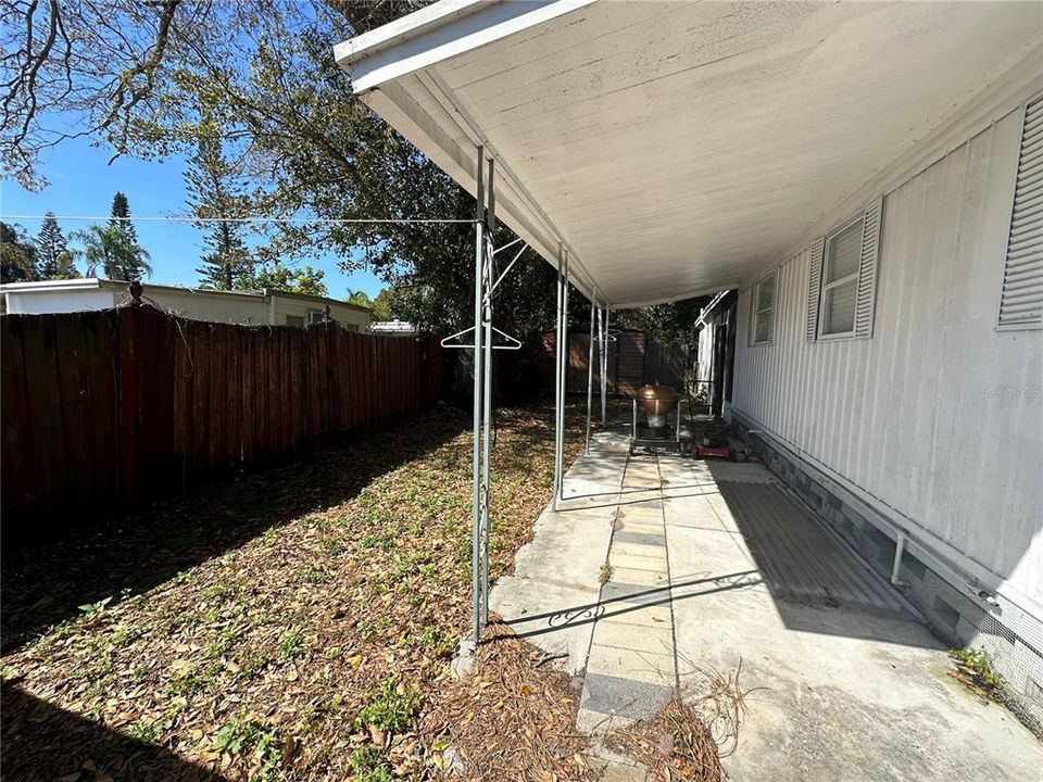 Recently Sold: $179,000 (2 beds, 1 baths, 864 Square Feet)