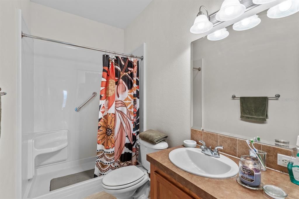 最近售出: $269,900 (3 贝兹, 2 浴室, 1592 平方英尺)