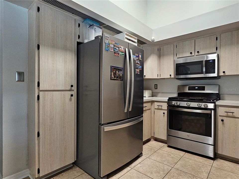 For Sale: $469,900 (3 beds, 2 baths, 1634 Square Feet)
