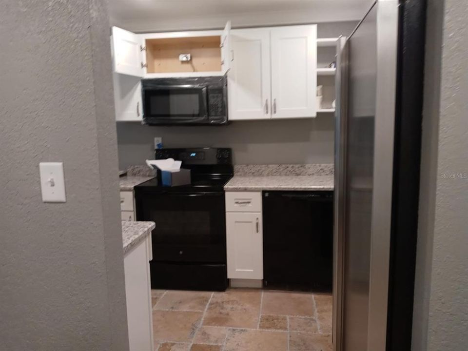 Active With Contract: $125,999 (2 beds, 2 baths, 955 Square Feet)