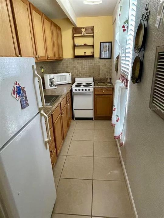 For Sale: $95,000 (1 beds, 1 baths, 648 Square Feet)