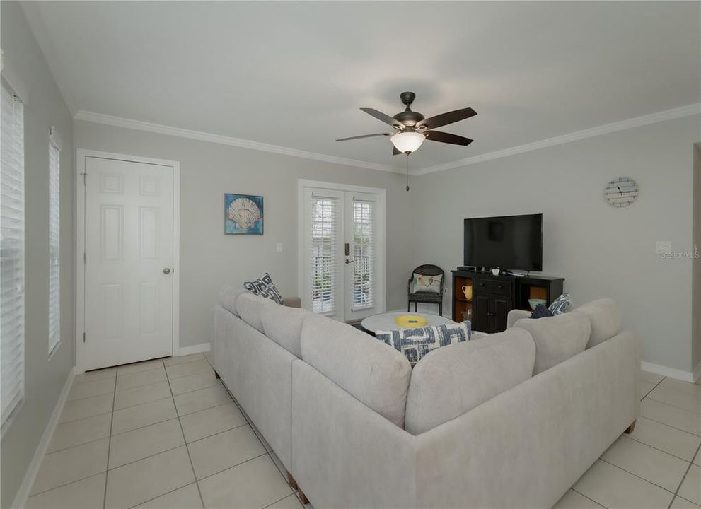 Active With Contract: $2,150 (2 beds, 2 baths, 1114 Square Feet)