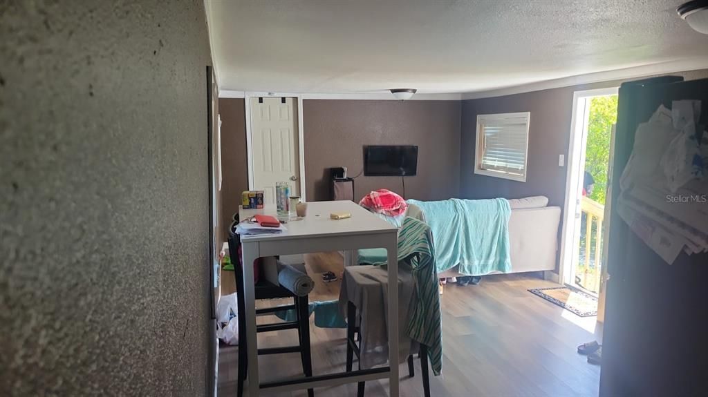 For Sale: $135,000 (2 beds, 1 baths, 624 Square Feet)