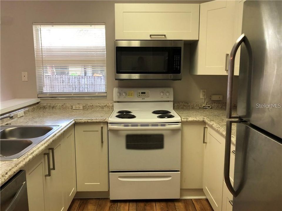 Recently Rented: $1,750 (3 beds, 2 baths, 1460 Square Feet)