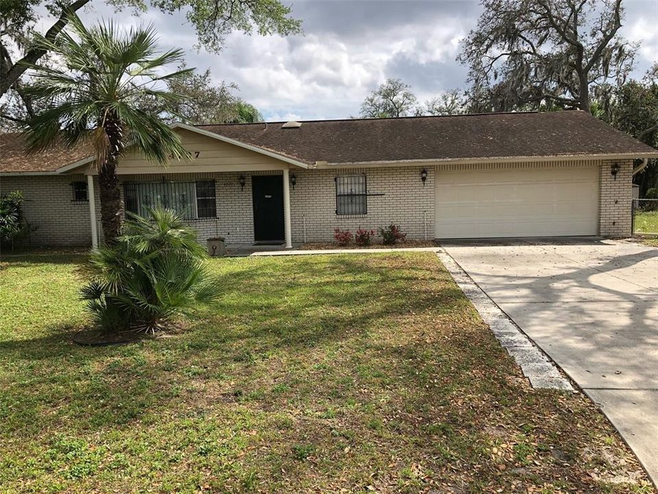 Recently Sold: $425,000 (4 beds, 2 baths, 1736 Square Feet)