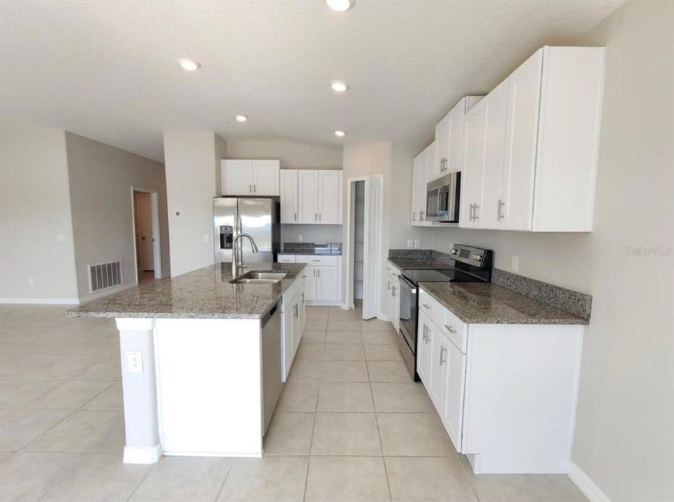 Active With Contract: $2,600 (4 beds, 2 baths, 1939 Square Feet)