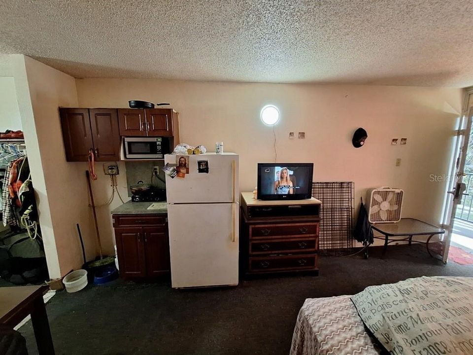 For Sale: $81,250 (1 beds, 1 baths, 276 Square Feet)