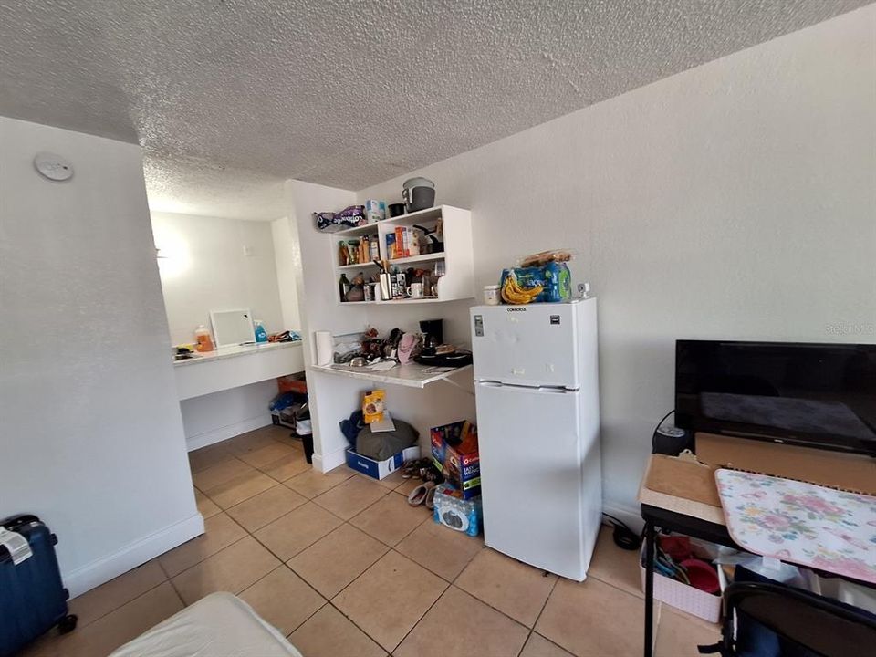 For Sale: $81,250 (1 beds, 1 baths, 276 Square Feet)