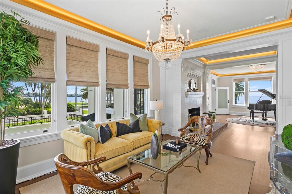 For Sale: $5,950,000 (5 beds, 4 baths, 8882 Square Feet)
