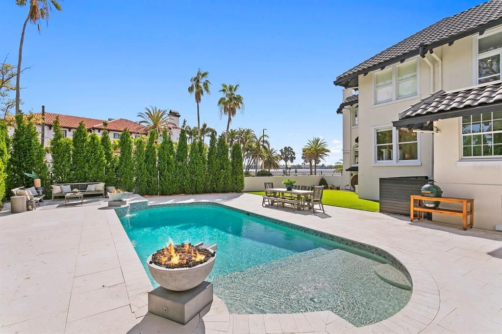 For Sale: $5,950,000 (5 beds, 4 baths, 8882 Square Feet)