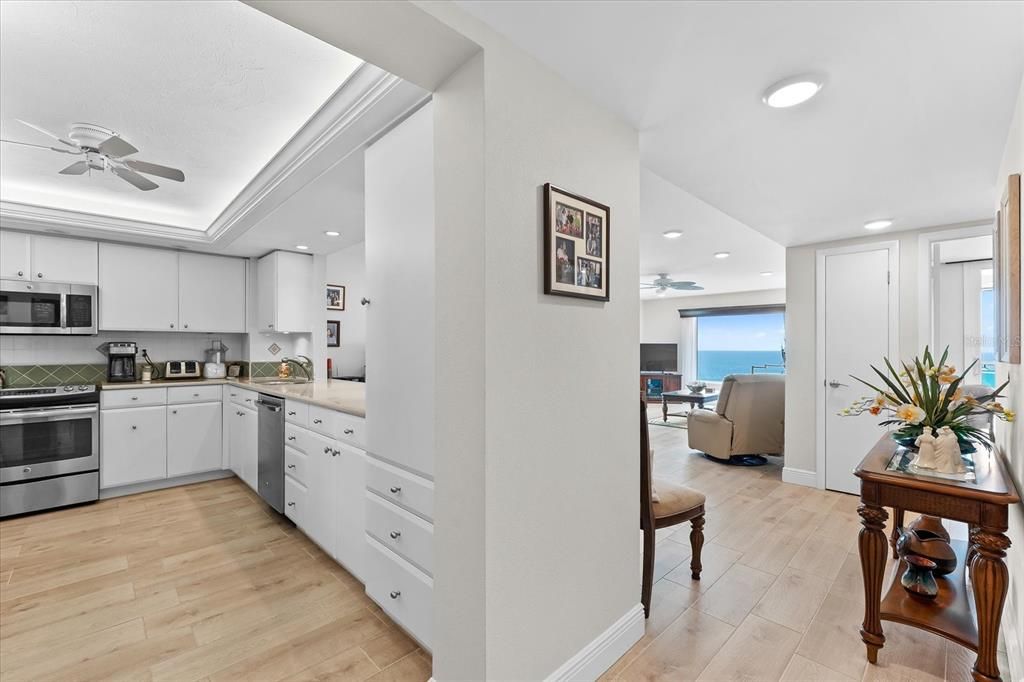 For Sale: $1,450,000 (2 beds, 2 baths, 1314 Square Feet)