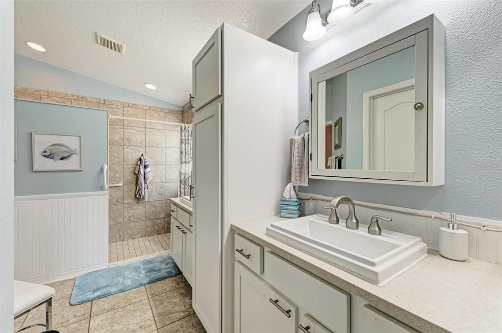 Active With Contract: $585,000 (4 beds, 3 baths, 2904 Square Feet)