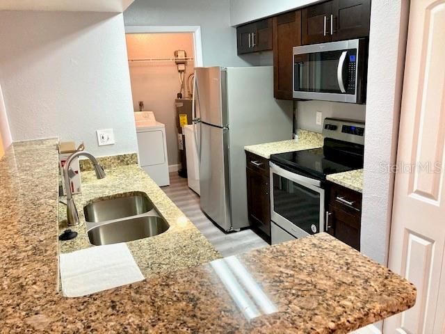 Active With Contract: $1,750 (2 beds, 2 baths, 937 Square Feet)