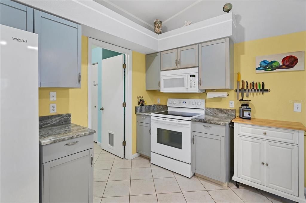 For Sale: $344,900 (3 beds, 2 baths, 1412 Square Feet)